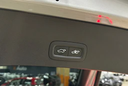 harmaa Volvo C40 2024 kuva 28.