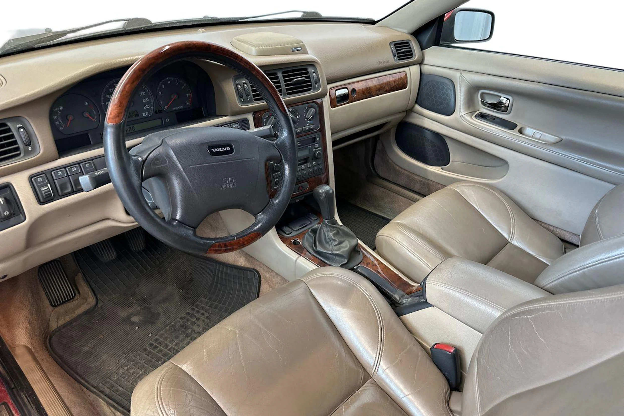 Punainen Volvo C70 1998 kuva 8.