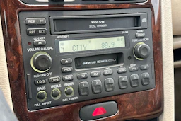 Punainen Volvo C70 1998 kuva 17.
