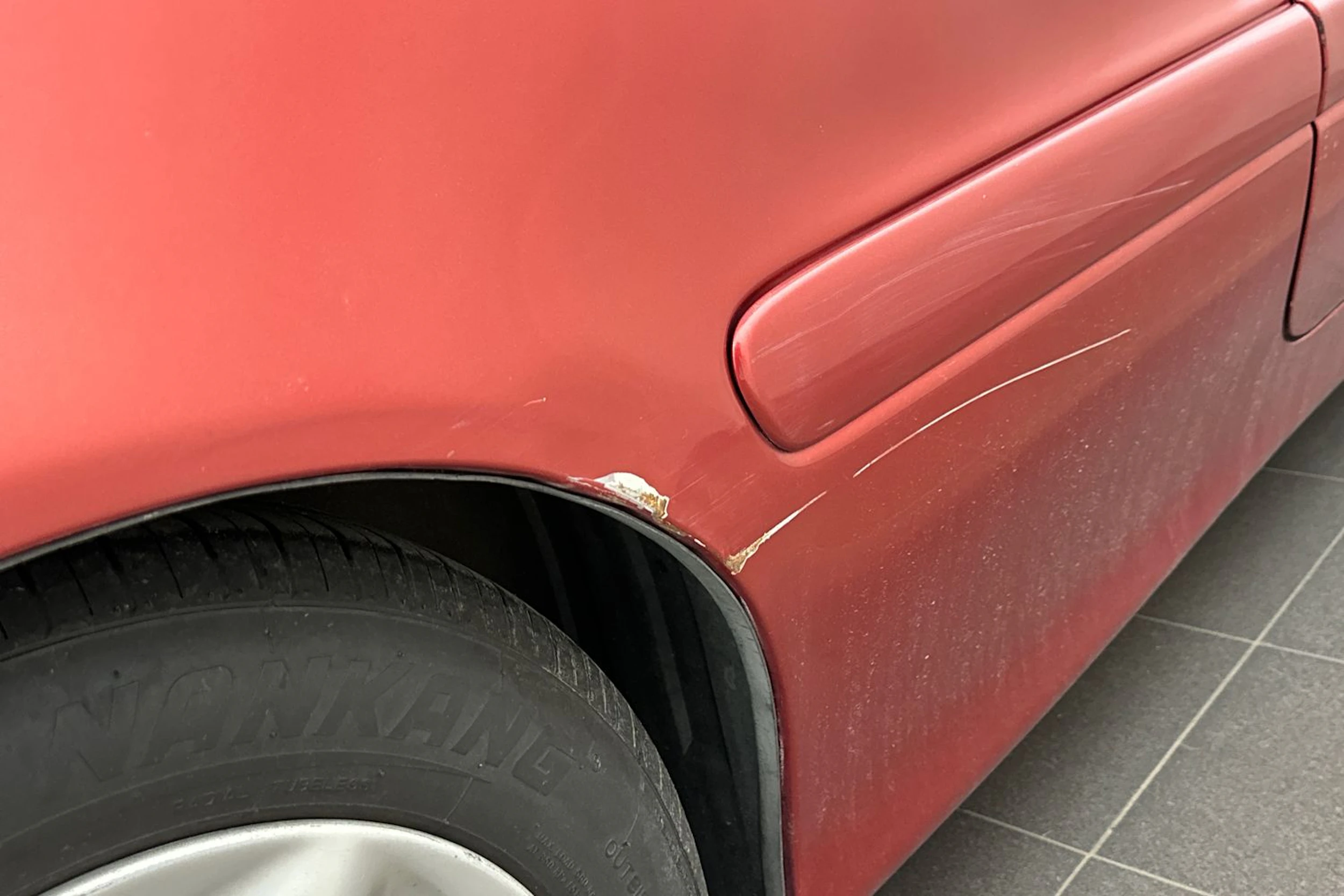 Punainen Volvo C70 1998 kuva 23.