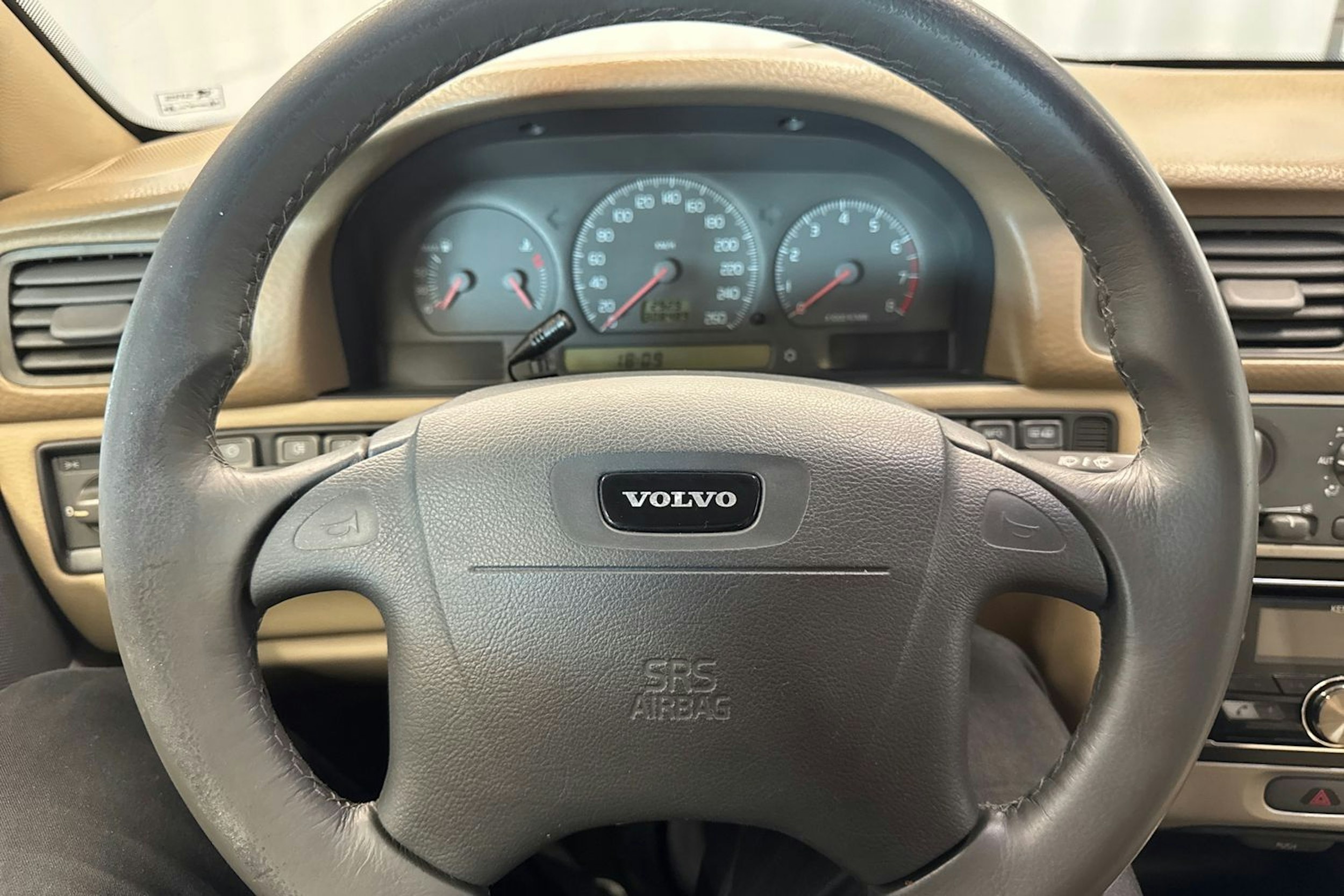 musta Volvo C70 2000 kuva 14.