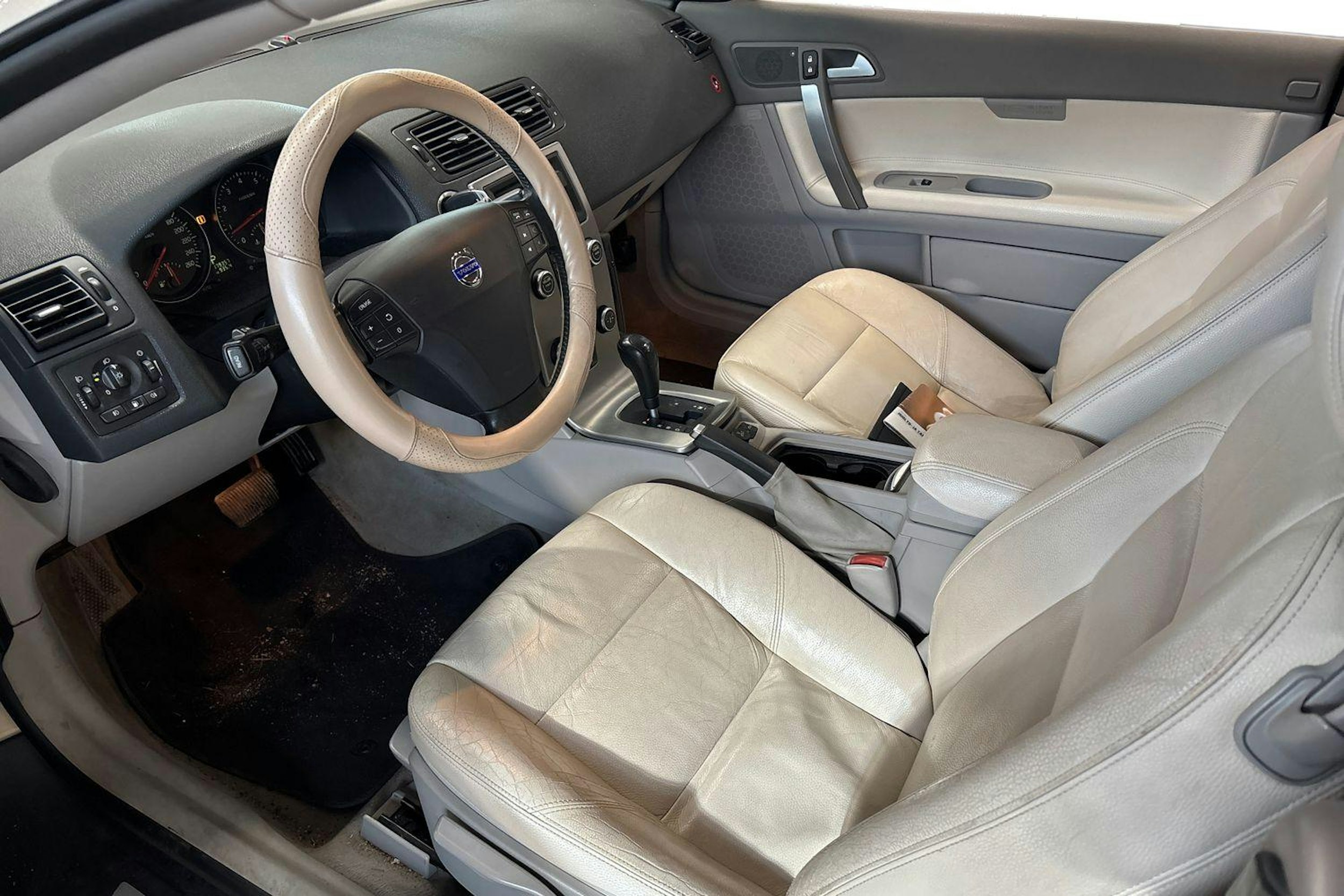 ruskea (beige) Volvo C70 2007 kuva 3.