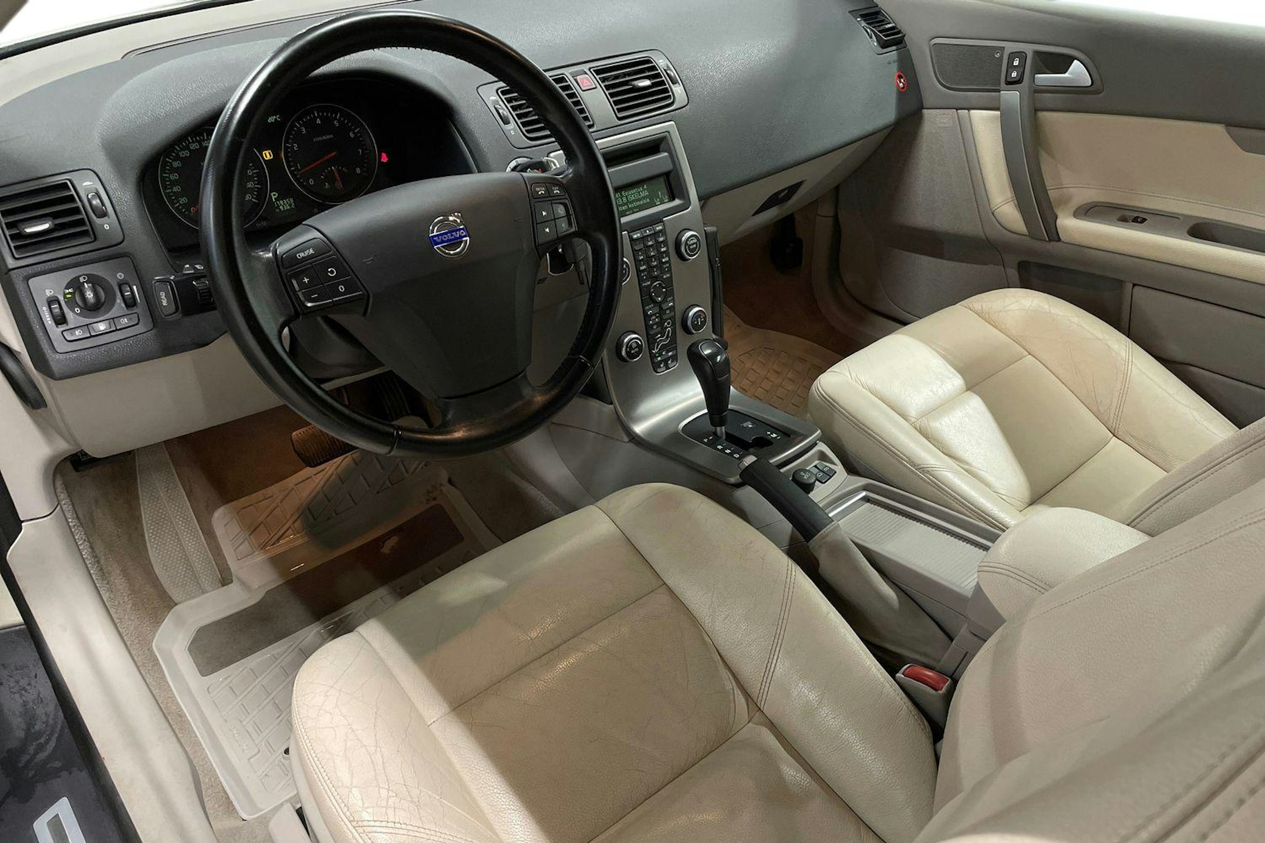 ruskea (beige) Volvo C70 2007 kuva 7.