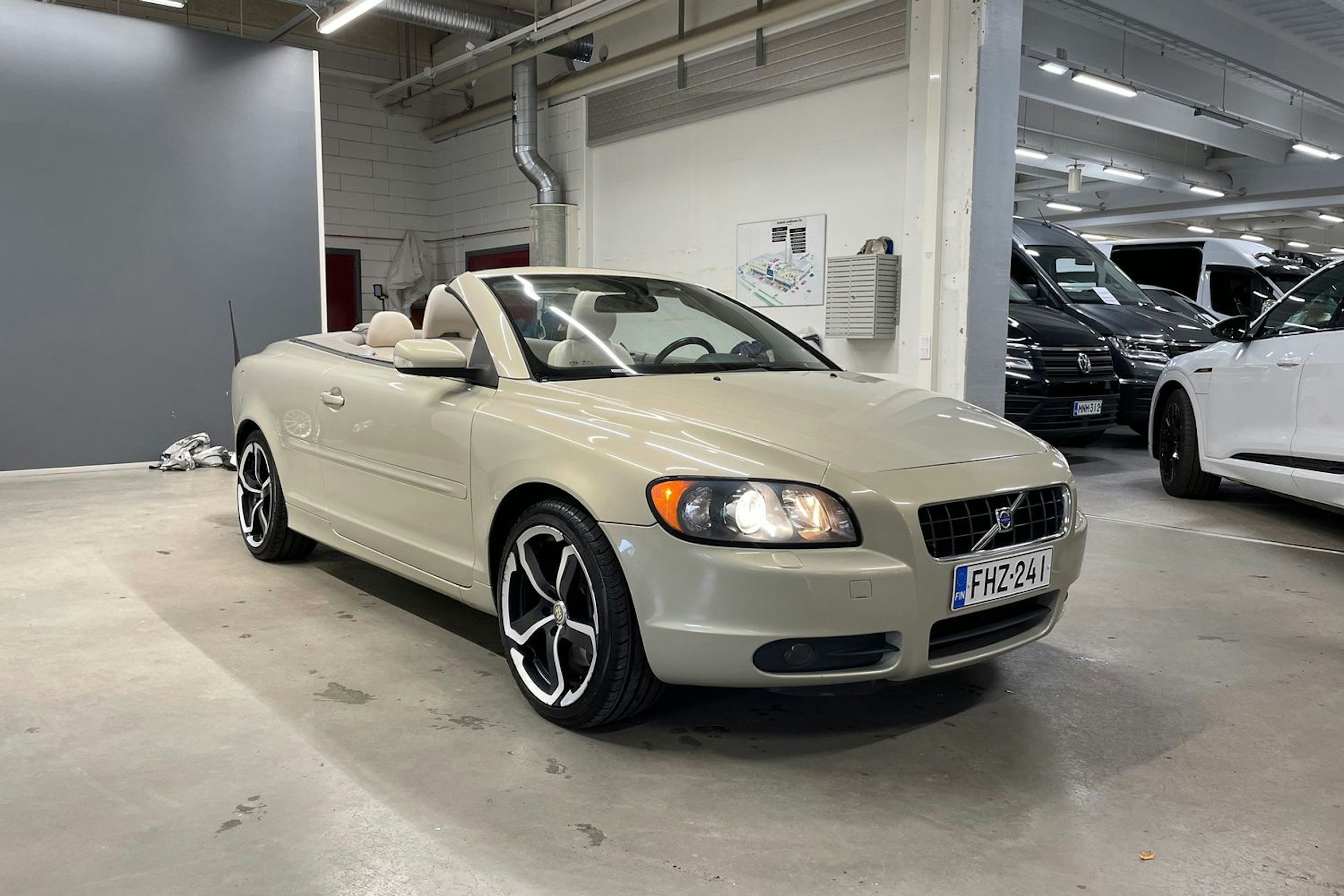 ruskea (beige) Volvo C70 2007 kuva 25.