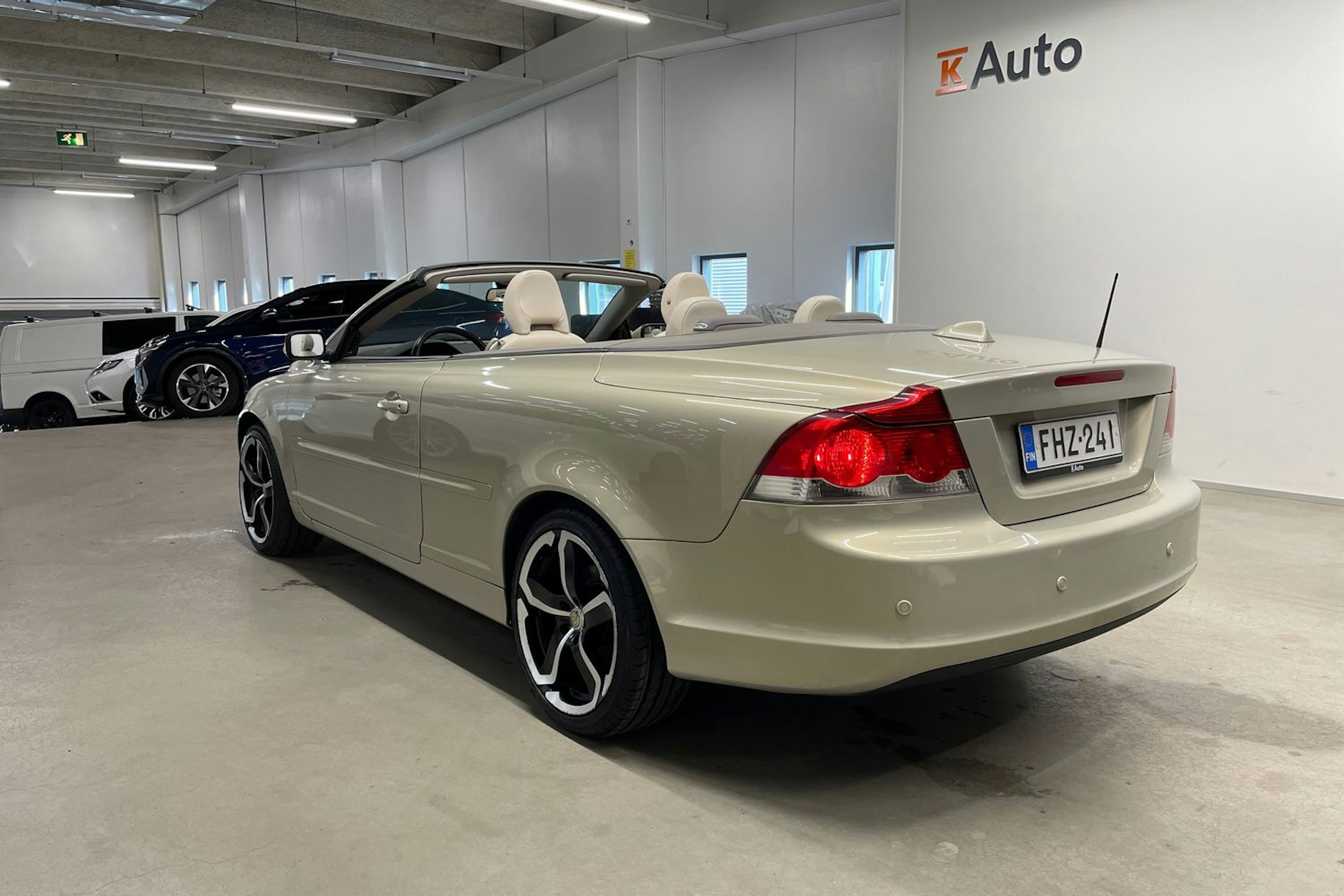 ruskea (beige) Volvo C70 2007 kuva 26.