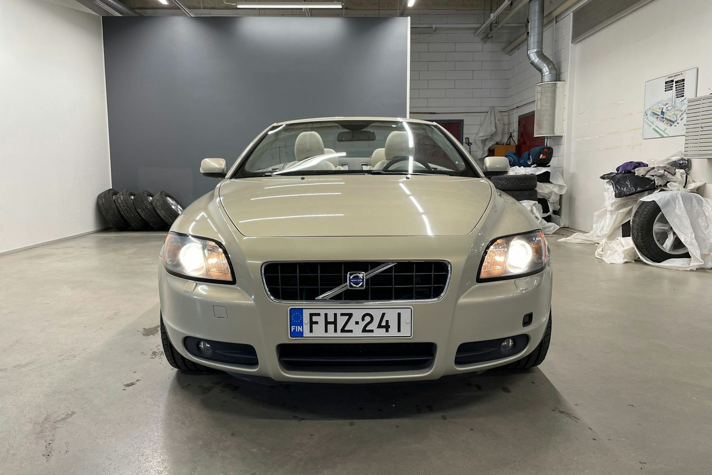 ruskea (beige) Volvo C70 2007 kuva 28.