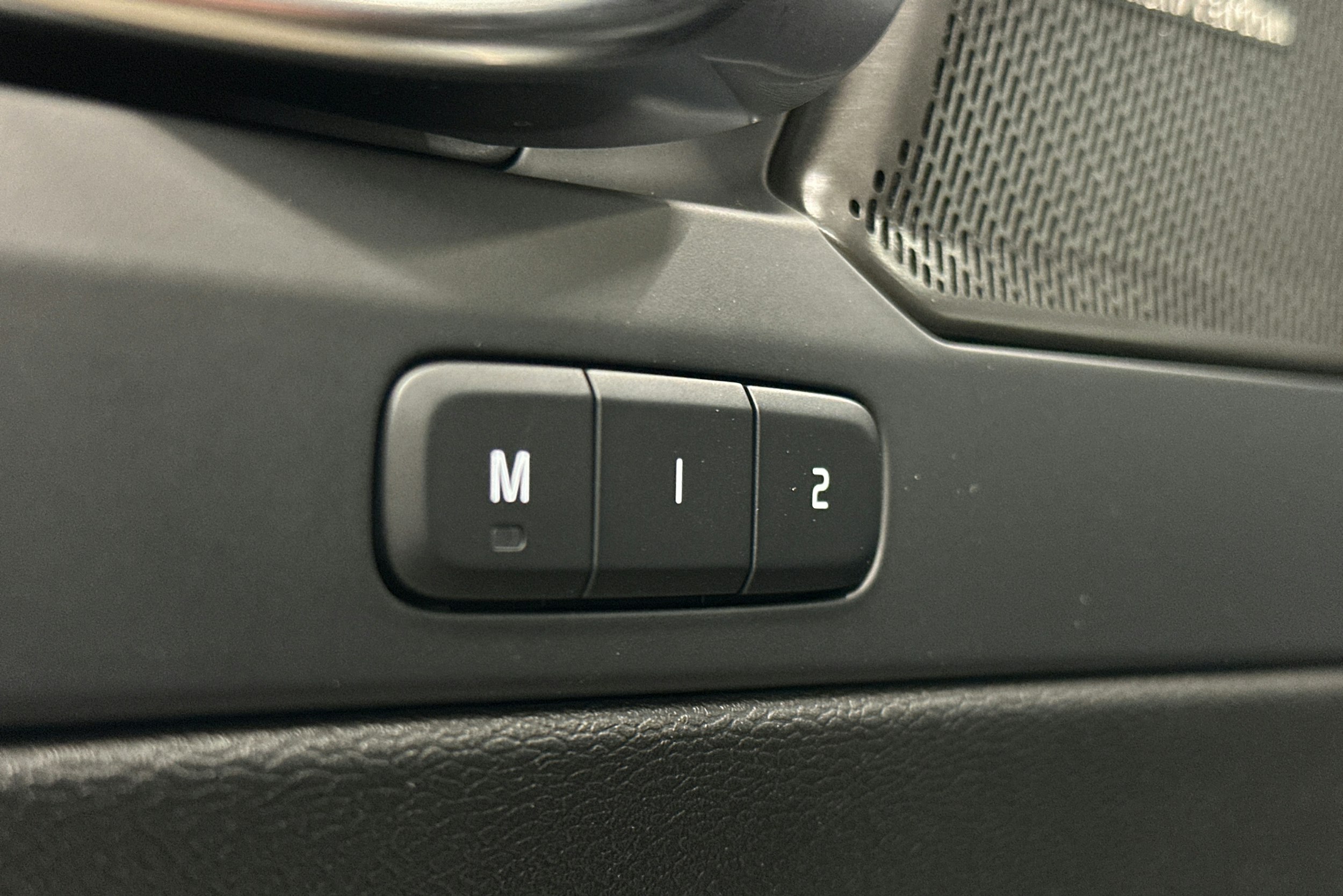 musta Volvo EC40 2024 kuva 19.