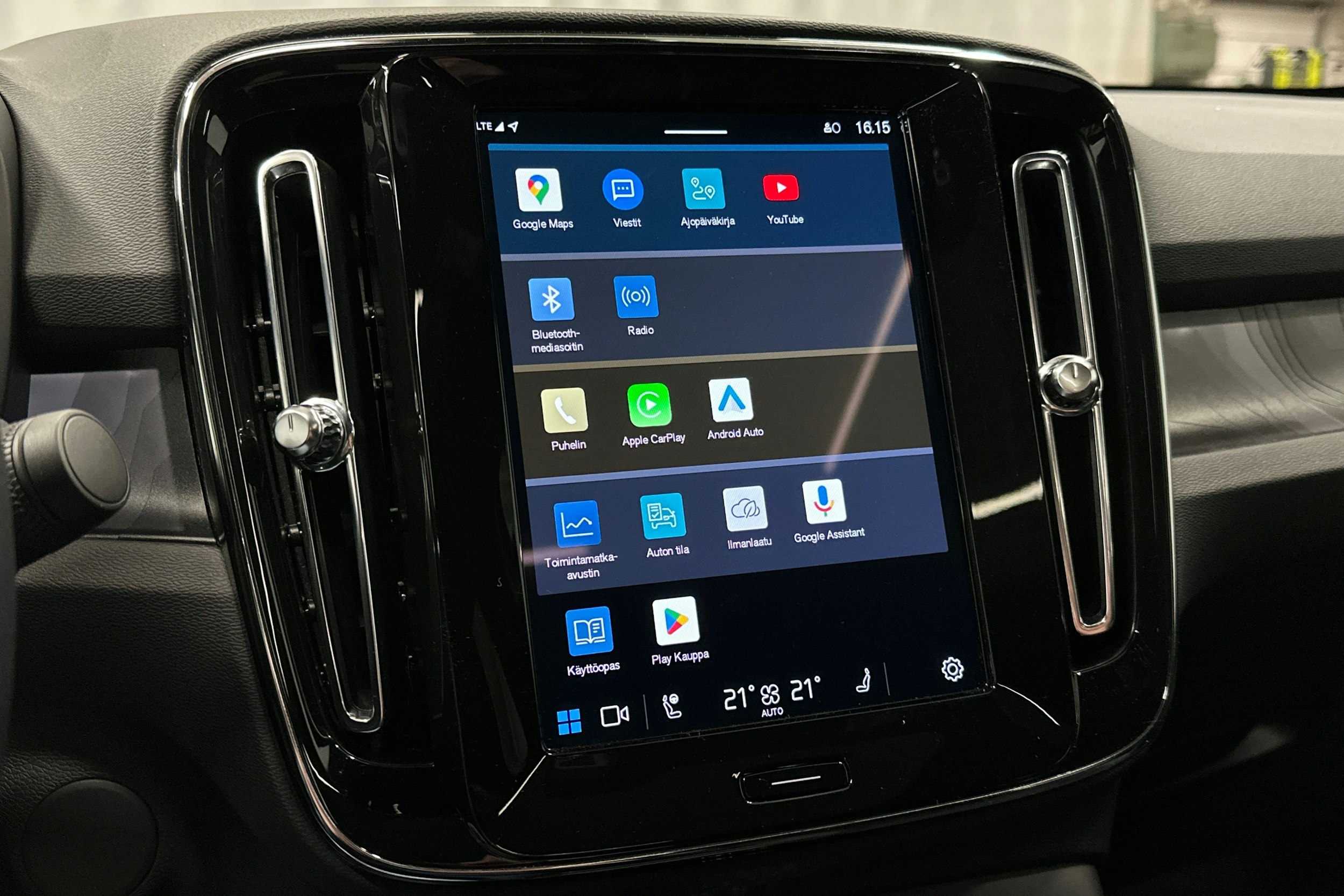 musta Volvo EC40 2024 kuva 24.