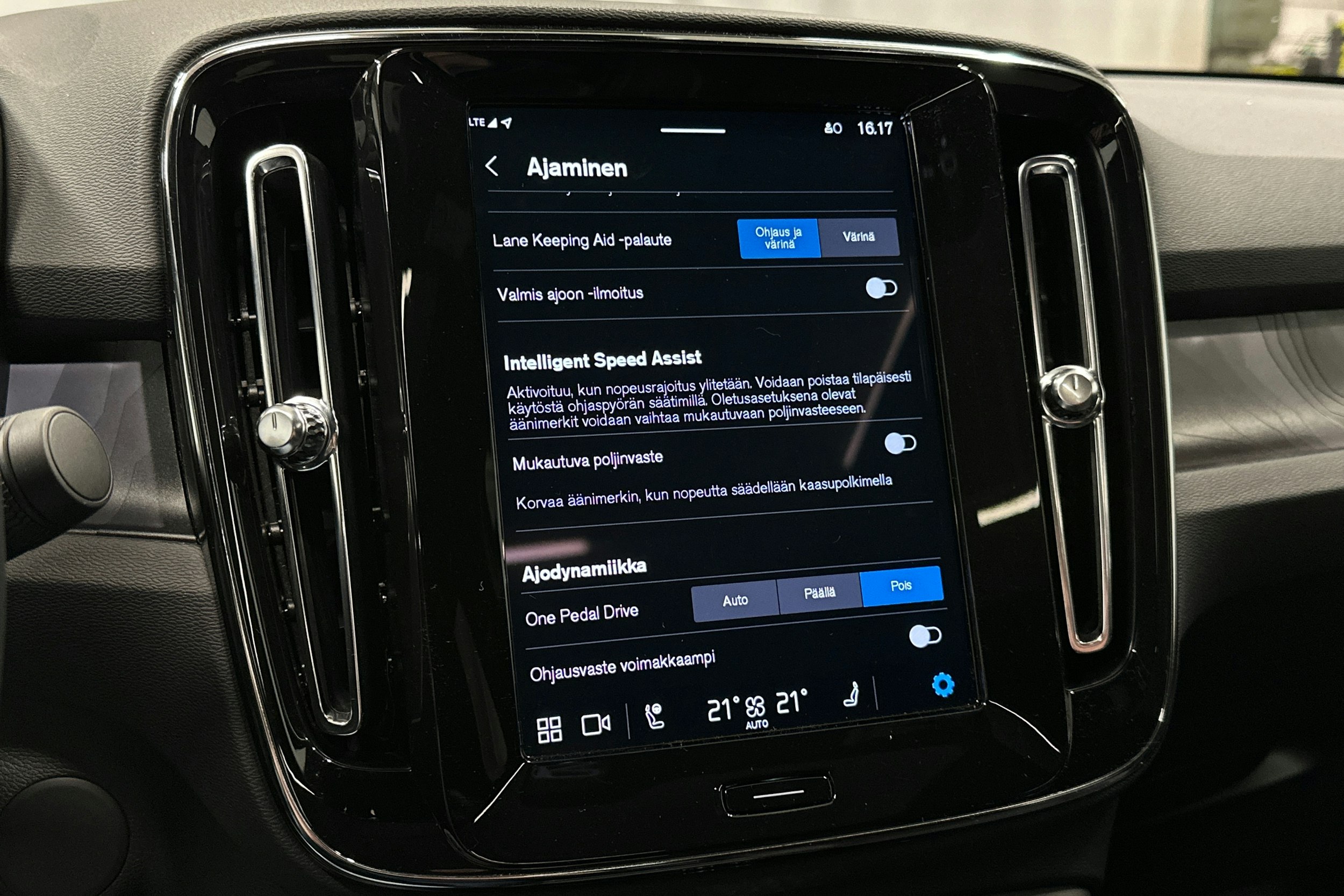 musta Volvo EC40 2024 kuva 28.