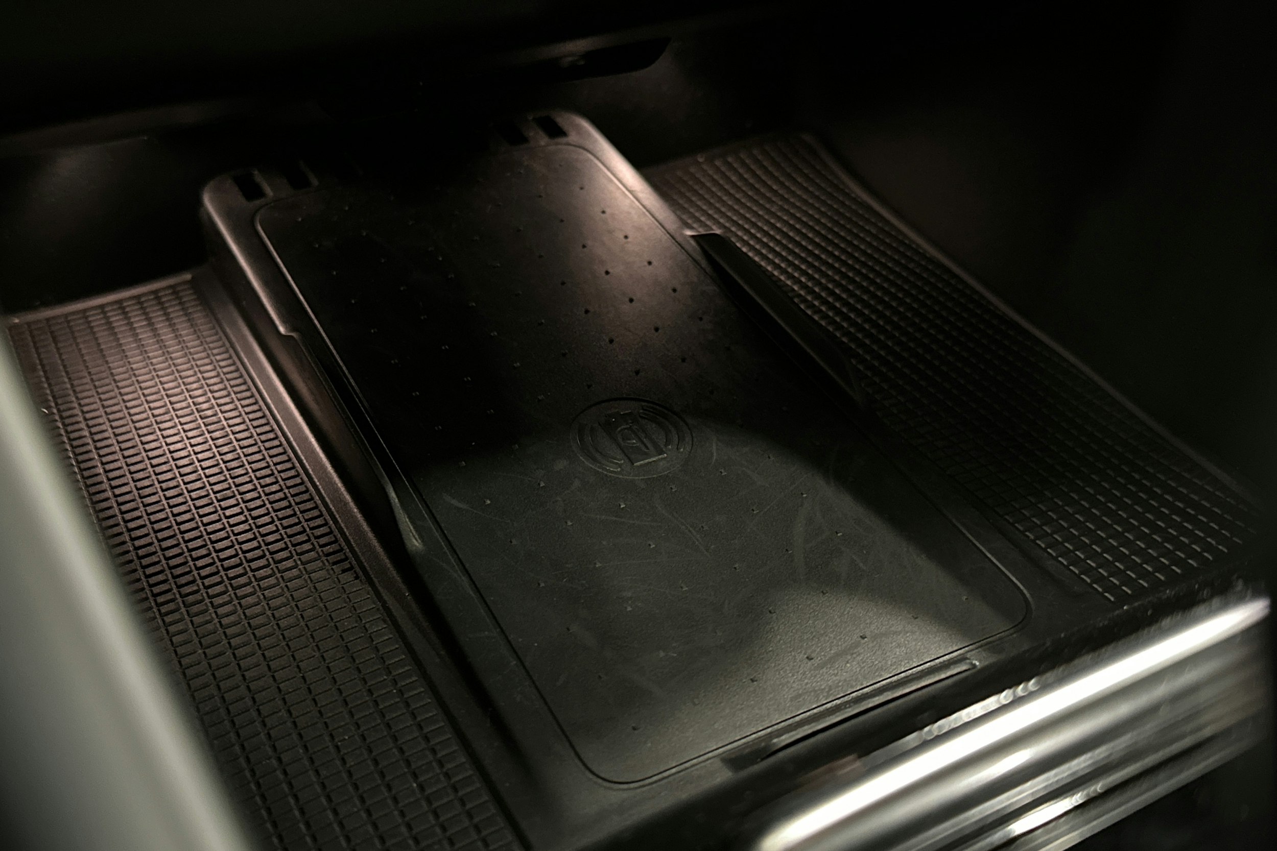 musta Volvo EC40 2024 kuva 30.