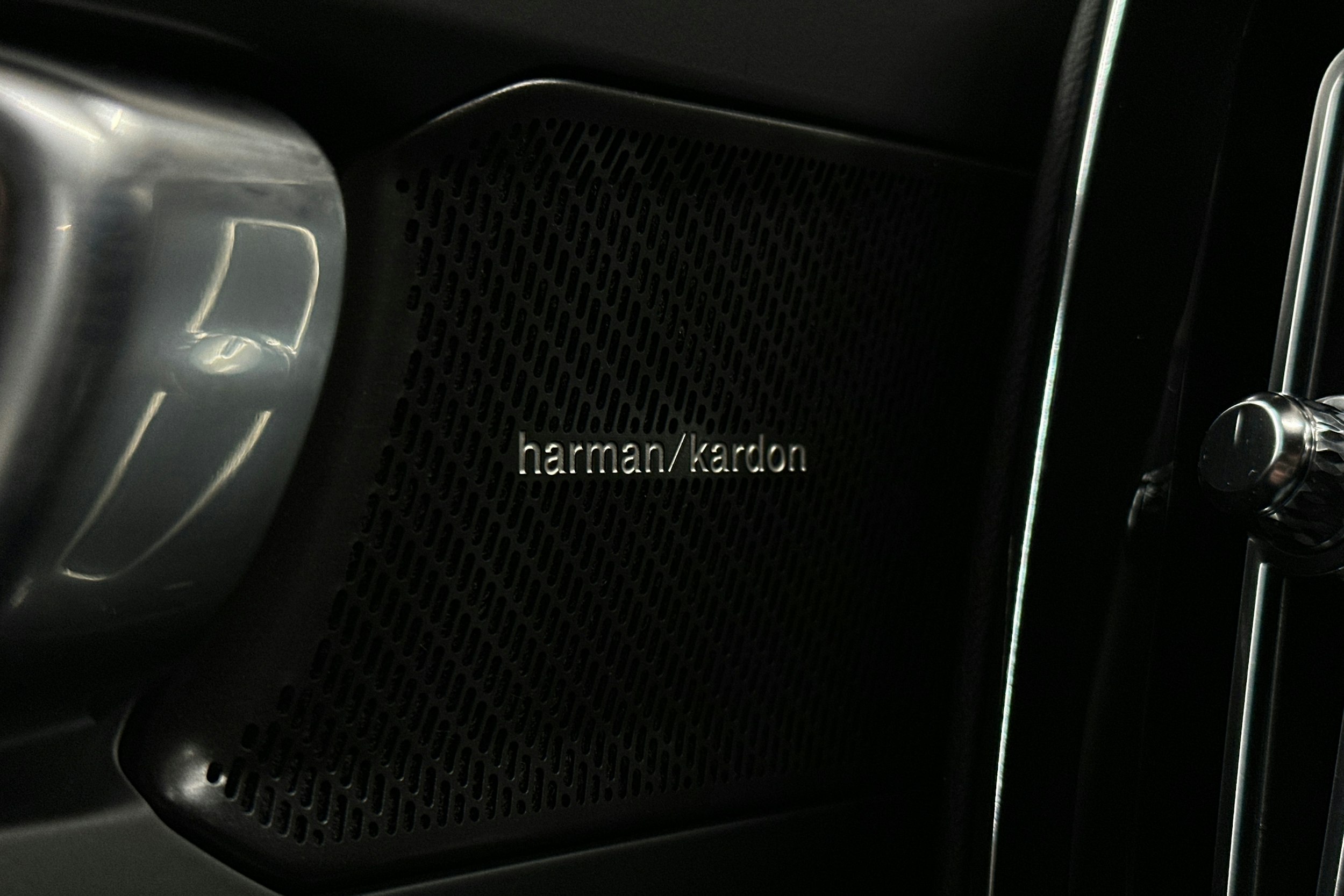 musta Volvo EC40 2024 kuva 32.