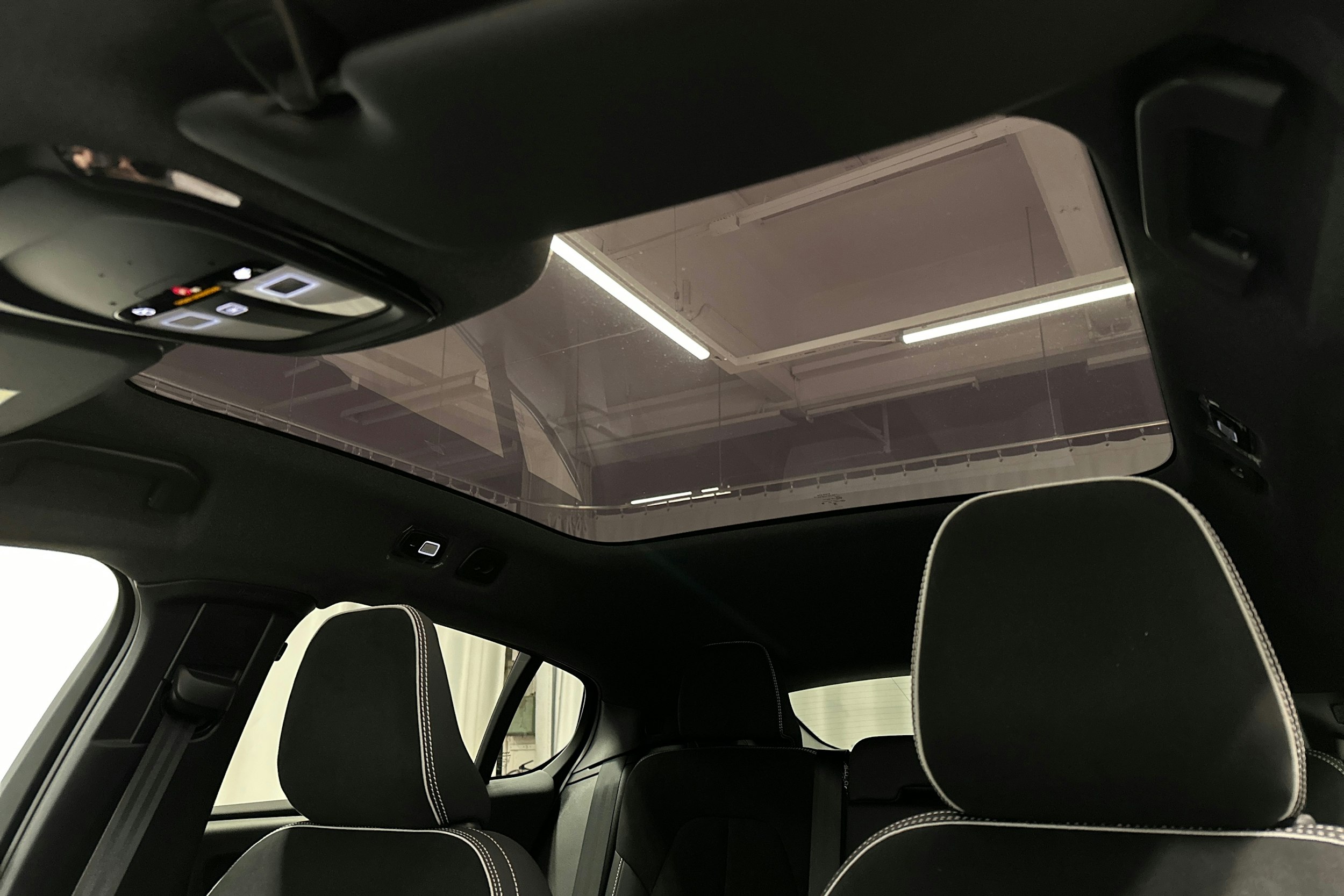 musta Volvo EC40 2024 kuva 33.