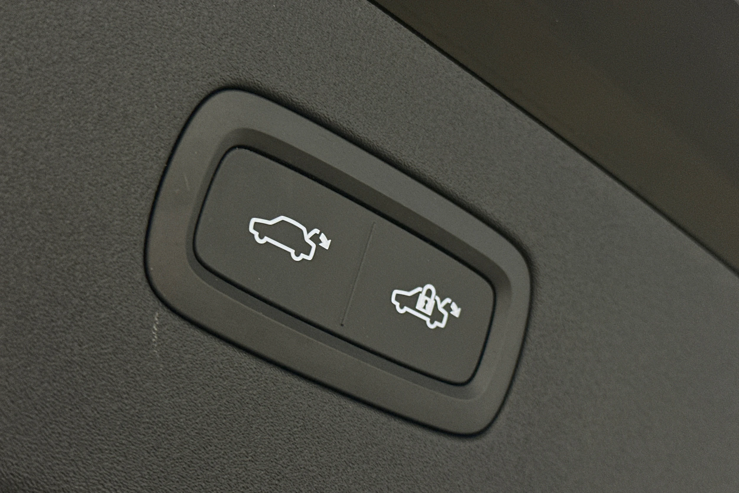 musta Volvo ES90 2026 kuva 12.