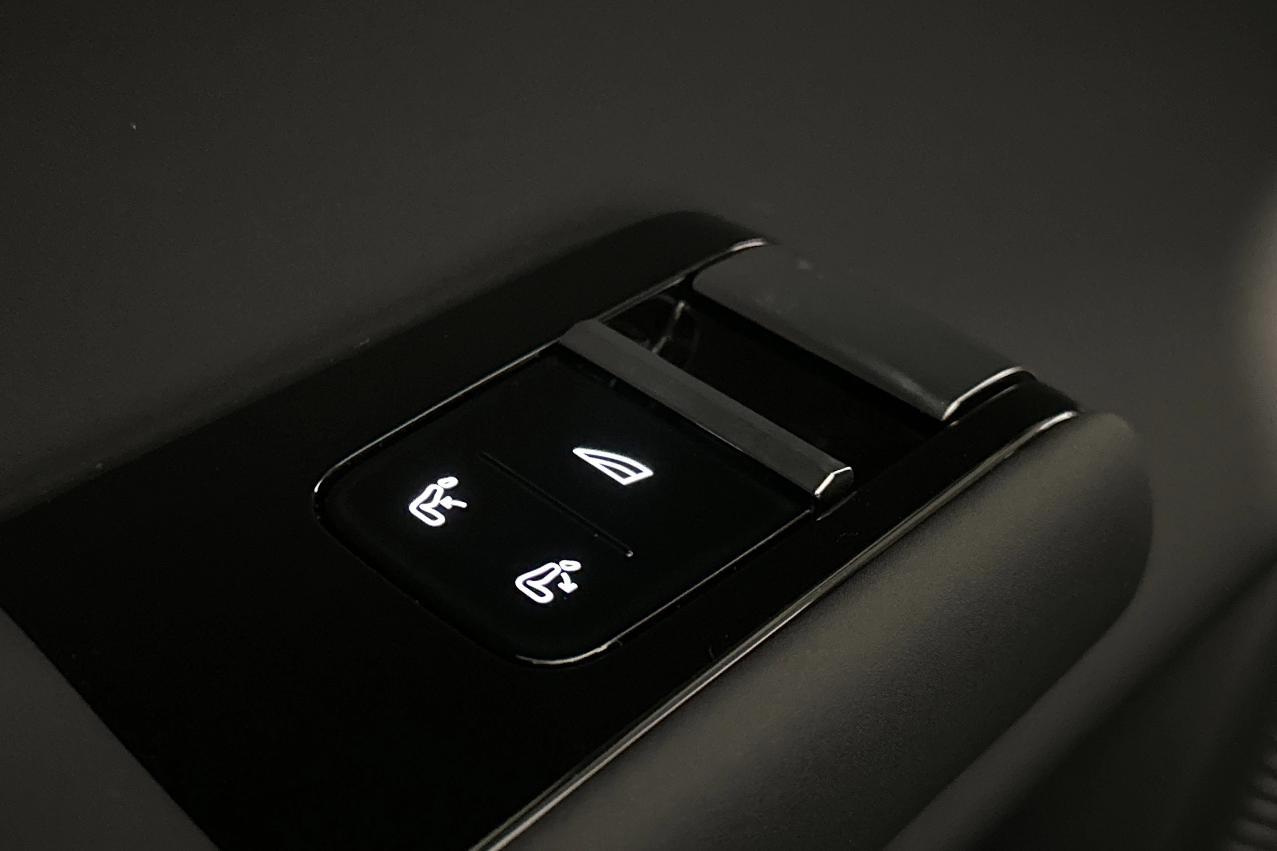 musta Volvo ES90 2026 kuva 14.