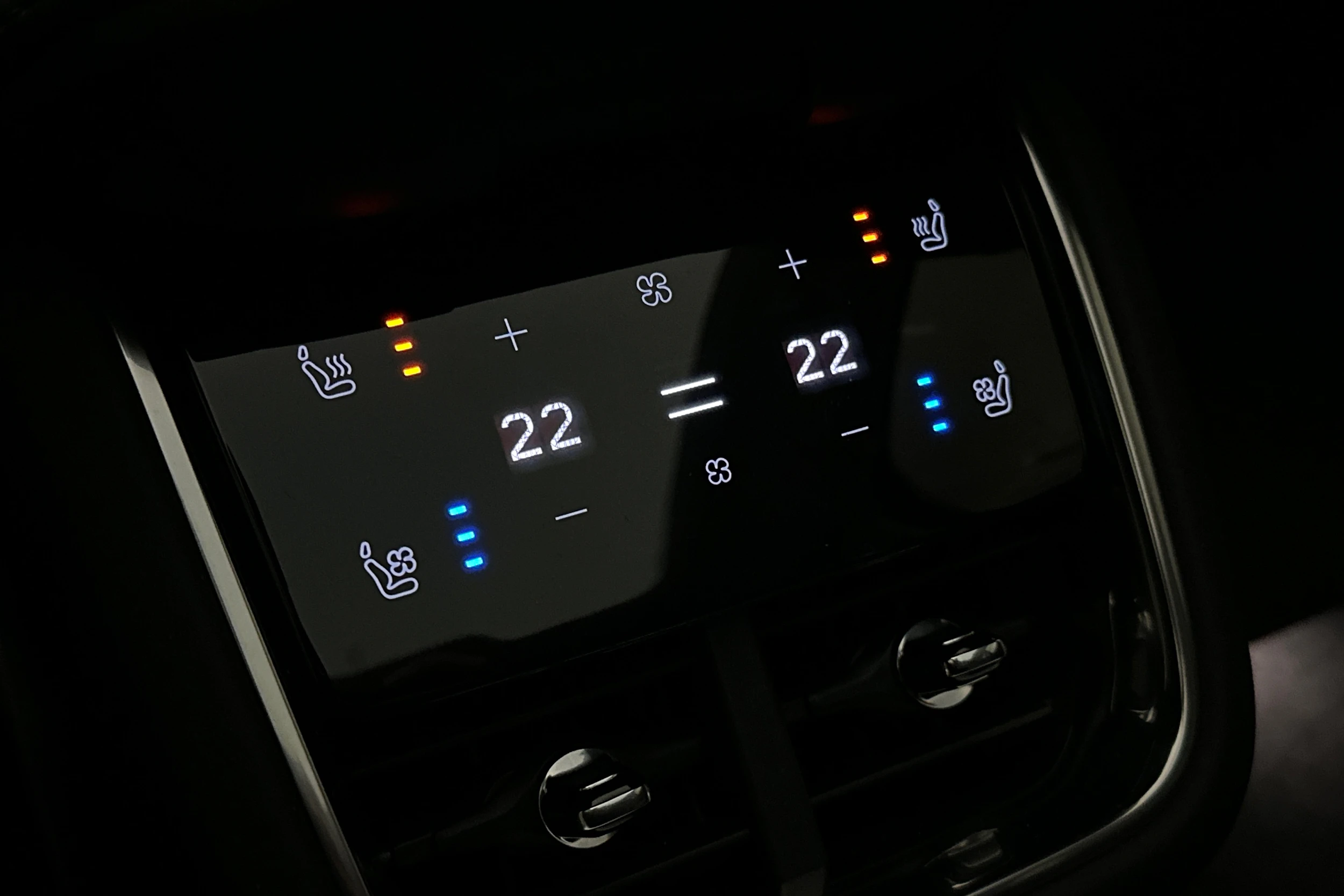 musta Volvo ES90 2026 kuva 15.