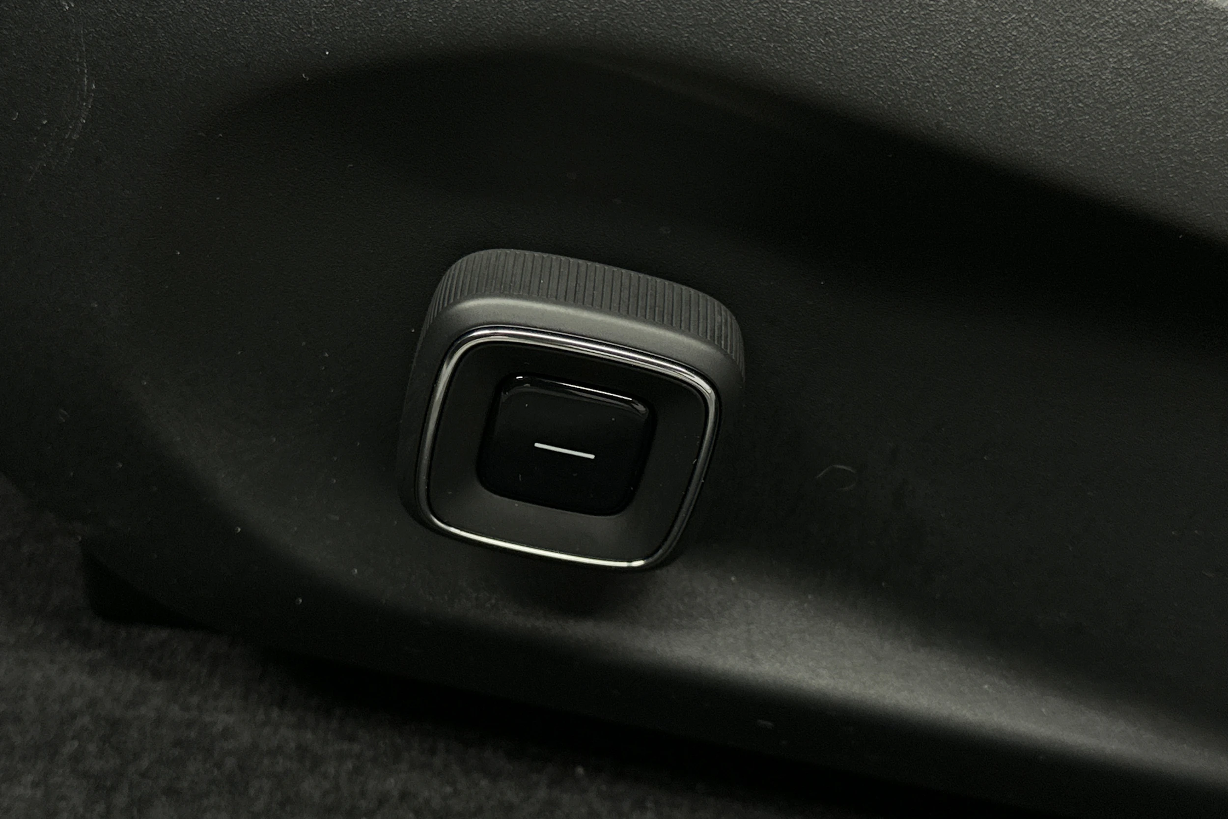 musta Volvo ES90 2026 kuva 17.