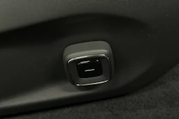 musta Volvo ES90 2026 kuva 18.