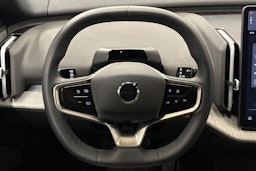 keltainen Volvo EX30 2024 kuva 13.