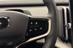 keltainen Volvo EX30 2024 kuva 14.