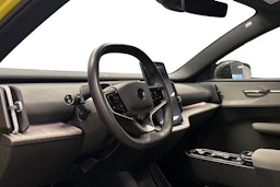 keltainen Volvo EX30 2024 kuva 3.