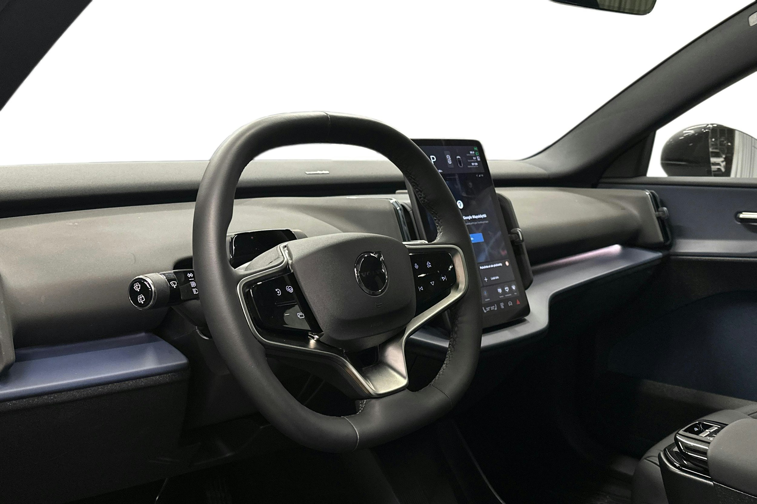 harmaa Volvo EX30 2024 kuva 3.