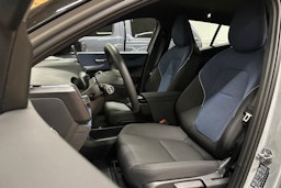 harmaa Volvo EX30 2024 kuva 15.