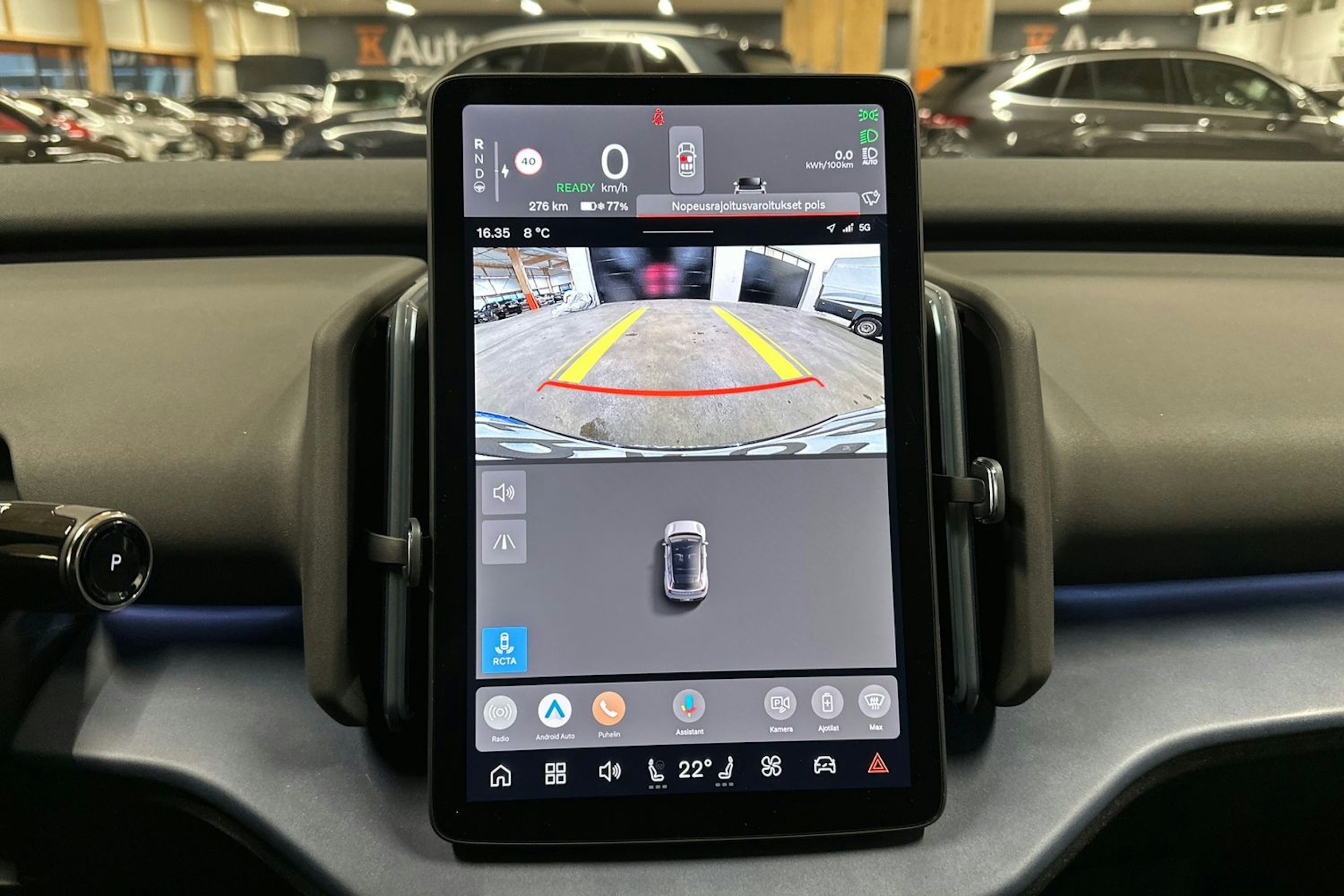 harmaa Volvo EX30 2024 kuva 16.