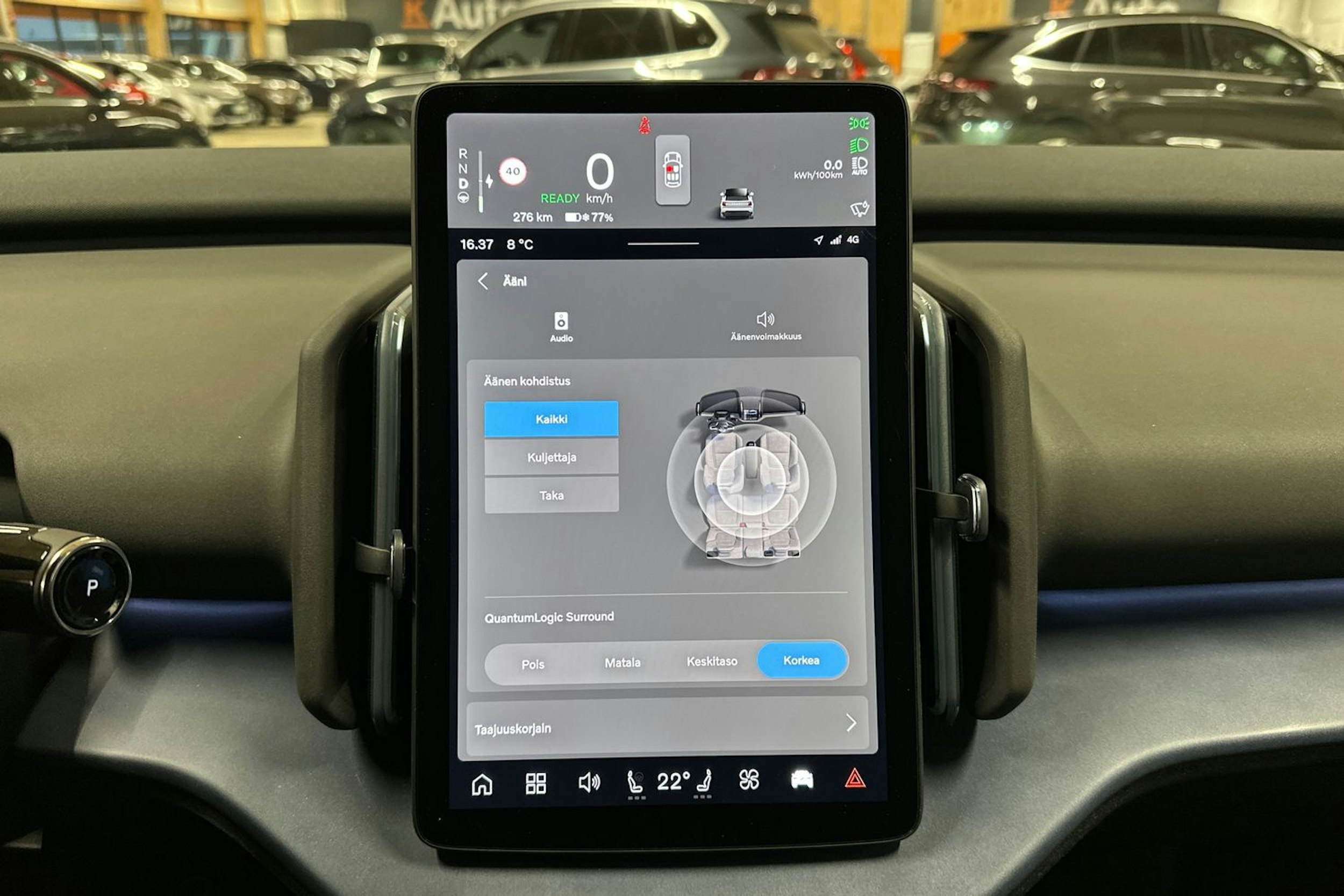 harmaa Volvo EX30 2024 kuva 19.