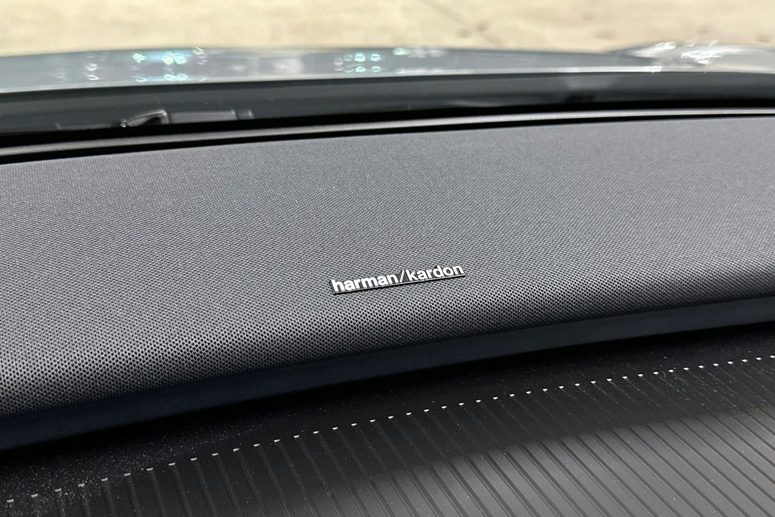 harmaa Volvo EX30 2024 kuva 21.