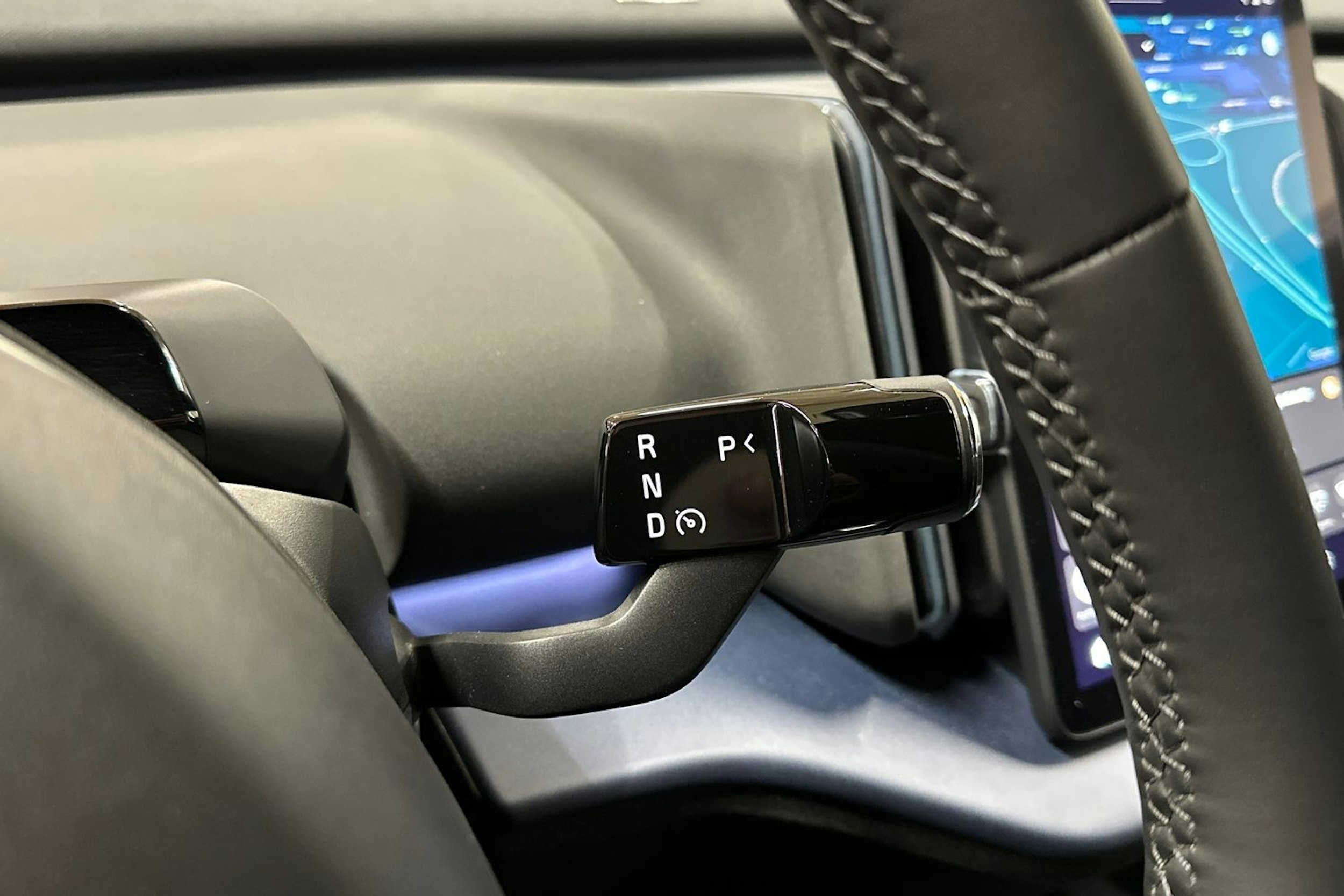 harmaa Volvo EX30 2024 kuva 25.