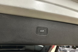 harmaa Volvo EX30 2024 kuva 27.