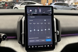 keltainen Volvo EX30 2024 kuva 17.