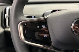 keltainen Volvo EX30 2024 kuva 26.