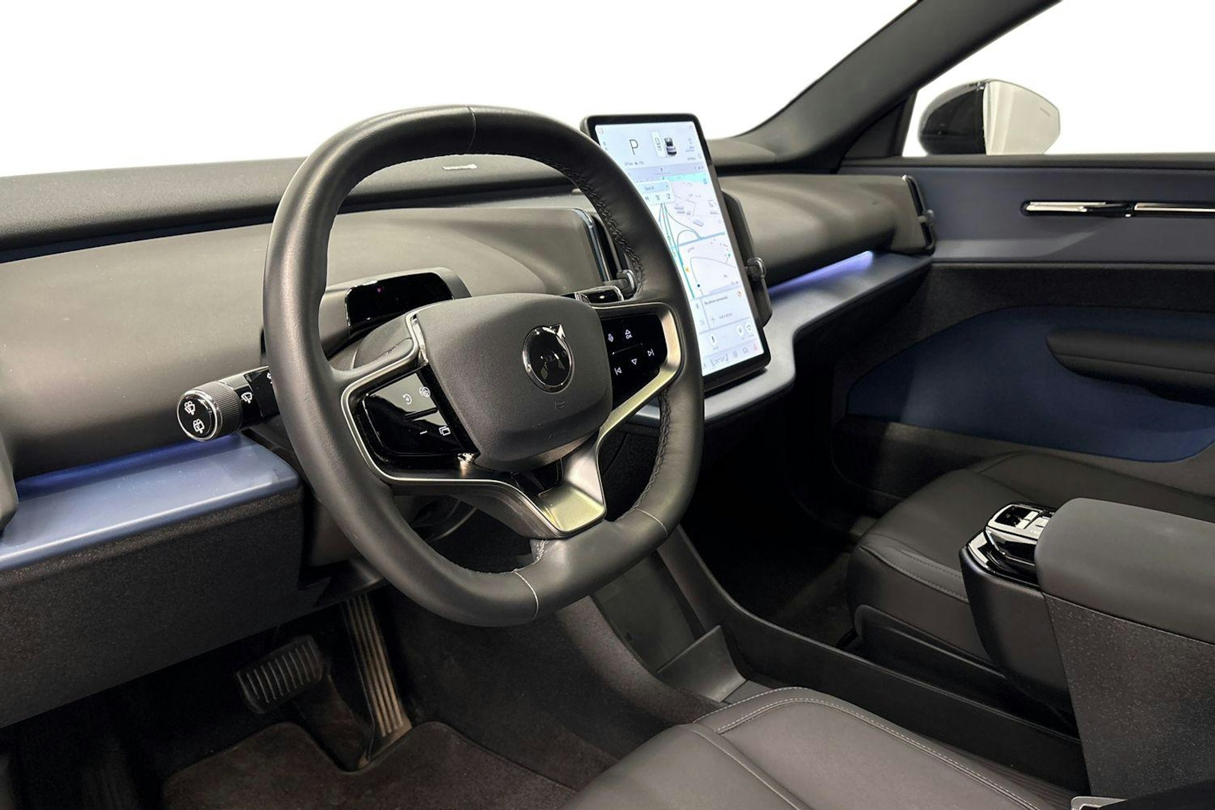 musta Volvo EX30 2024 kuva 7.