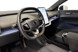 musta Volvo EX30 2024 kuva 7.