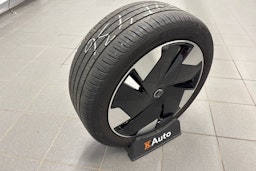 musta Volvo EX30 2024 kuva 28.