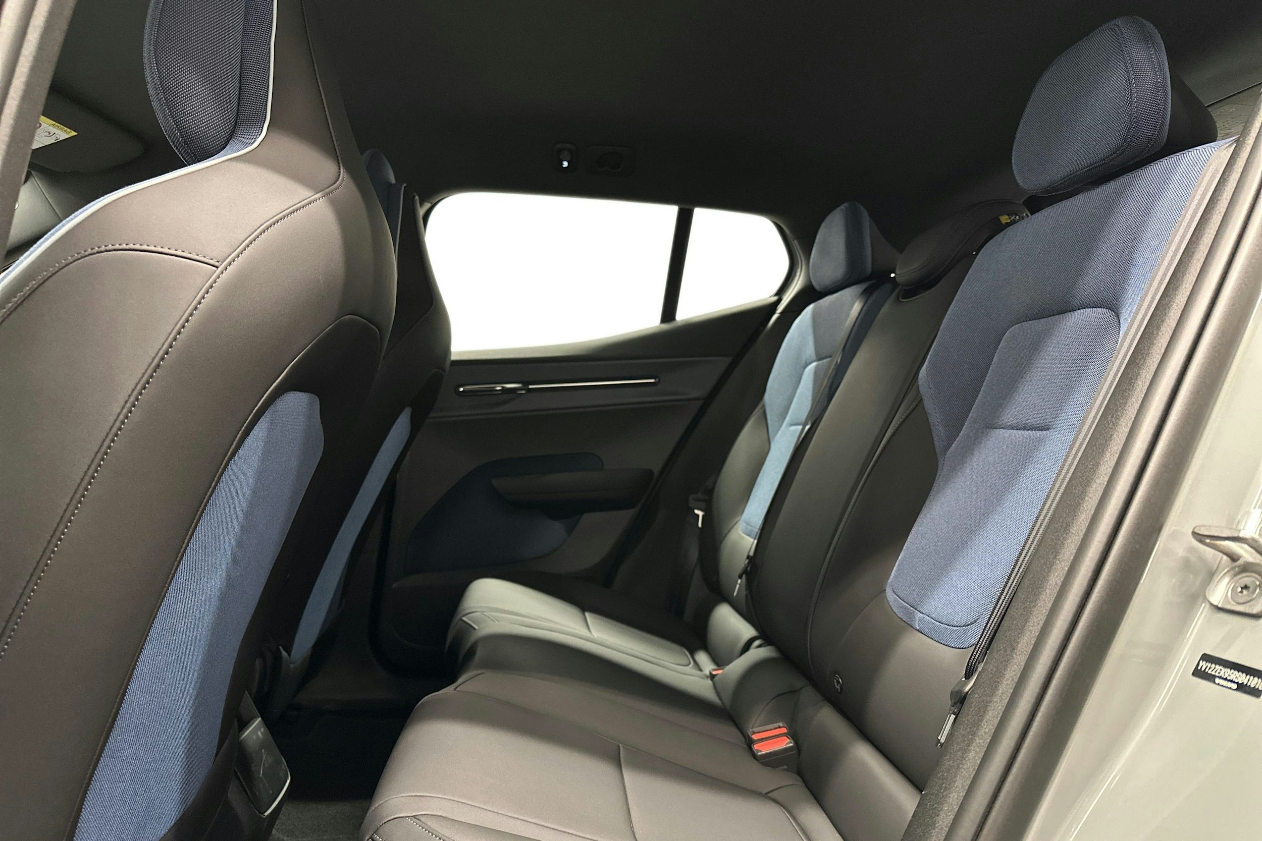 harmaa Volvo EX30 2024 kuva 10.