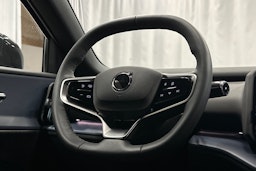 harmaa Volvo EX30 2024 kuva 17.