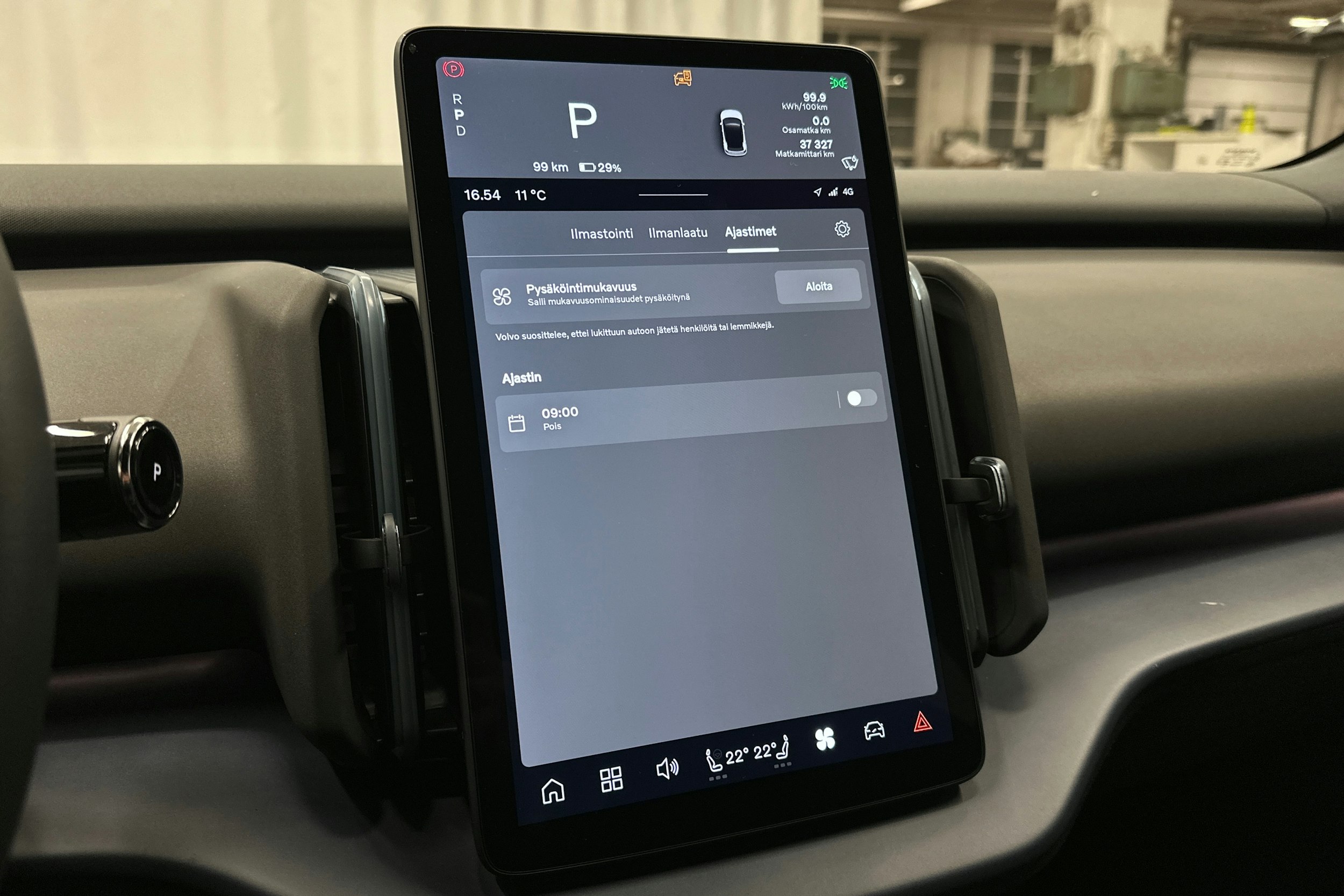 harmaa Volvo EX30 2024 kuva 25.