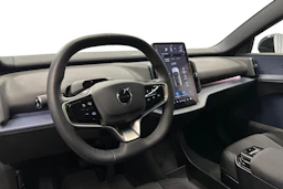 musta Volvo EX30 2024 kuva 6.