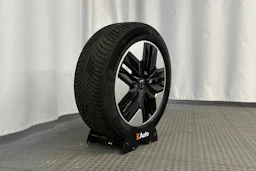 musta Volvo EX30 2024 kuva 10.