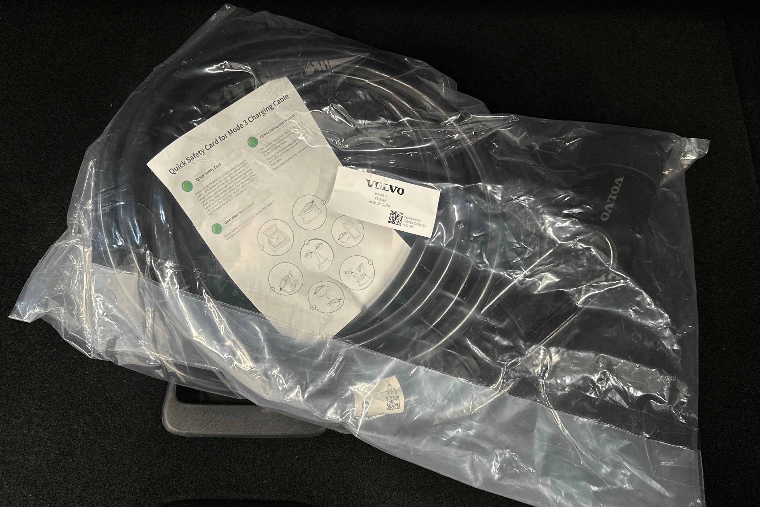 musta Volvo EX30 2024 kuva 36.