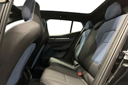 musta Volvo EX30 2024 kuva 11.