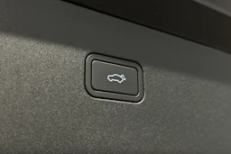 musta Volvo EX30 2024 kuva 16.