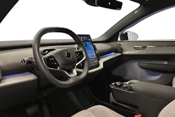 musta Volvo EX30 2024 kuva 8.