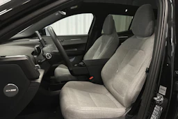 musta Volvo EX30 2024 kuva 17.