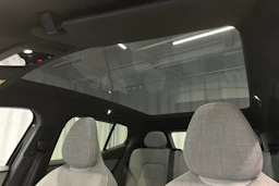musta Volvo EX30 2024 kuva 33.