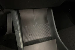 met. musta Volvo EX30 2025 kuva 31.