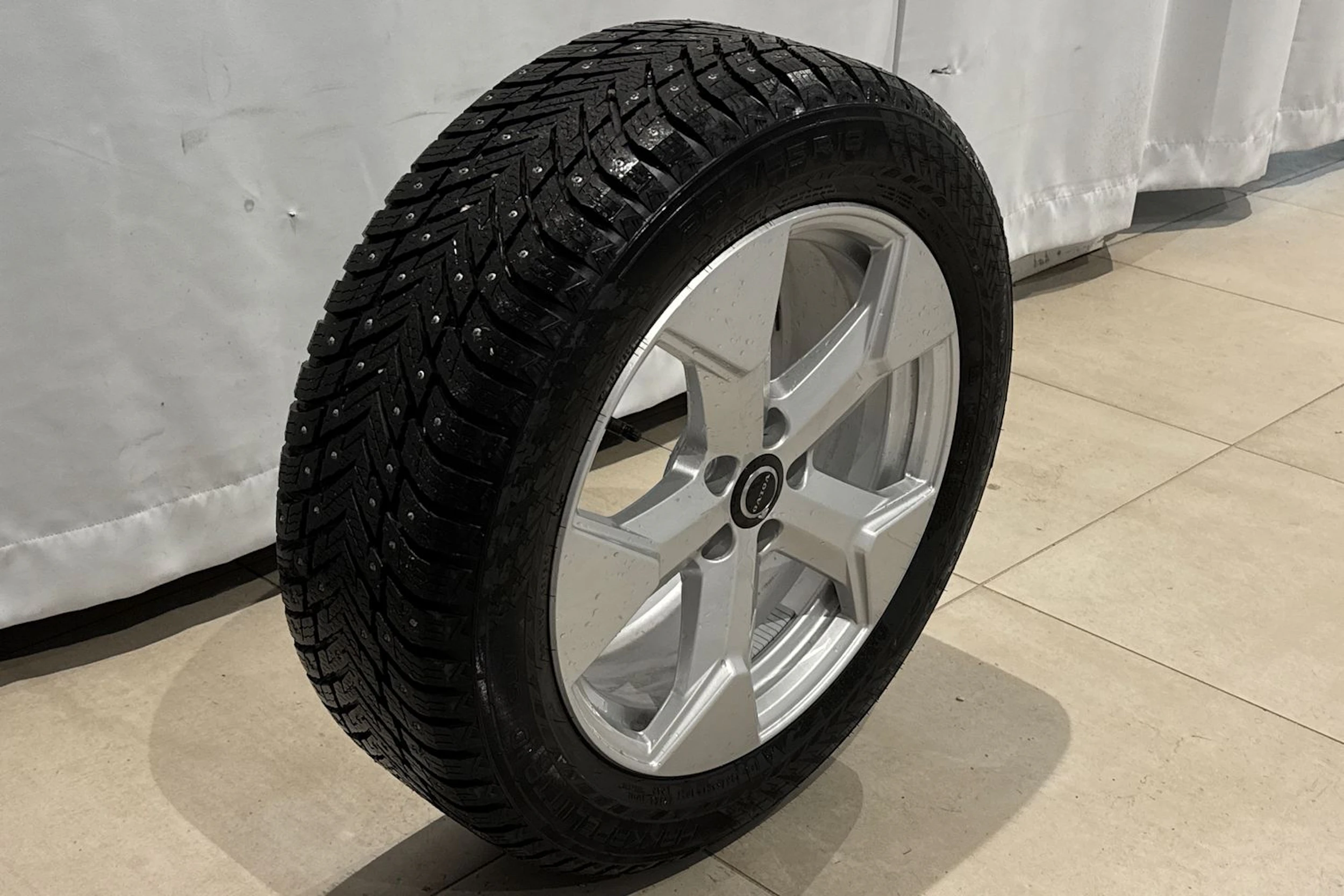 met. musta Volvo EX30 2026 kuva 15.