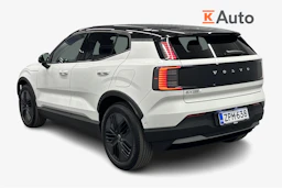 valkoinen Volvo EX30 Cross Country 2025 kuva 2.